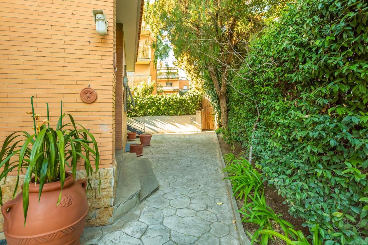 Apartamento St Peter'S Spacious 4 Bdr With Private Parking Roma Exterior foto